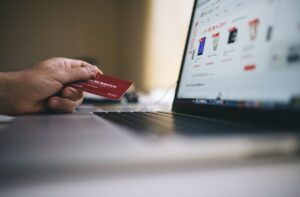 Aprende Cómo Solicitar una Tarjeta de Crédito de Wells Fargo en Línea