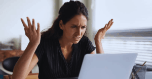 Evita estafas de empleo en 2025: señales de alerta en LinkedIn y aplicaciones de trabajo